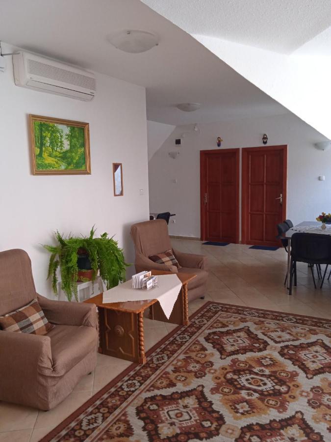 Agria Wellness Guesthouse Eger Exterior foto